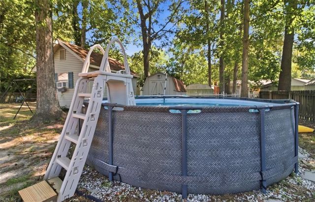 633 Rock DR, Chesapeake, VA 23323