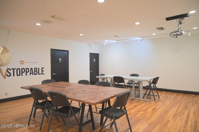 6126 ATLANTIC Boulevard, Jacksonville, FL 32211