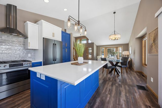 625 Mcfaddens Trail, Eagan, MN 55123