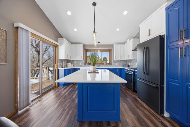 625 Mcfaddens Trail, Eagan, MN 55123