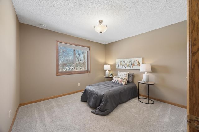 625 Mcfaddens Trail, Eagan, MN 55123