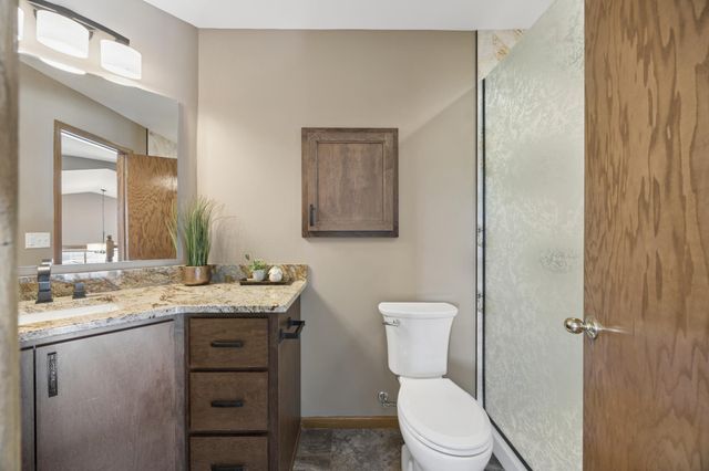 625 Mcfaddens Trail, Eagan, MN 55123