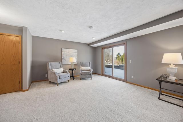 625 Mcfaddens Trail, Eagan, MN 55123