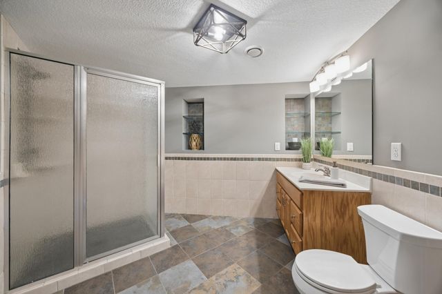 625 Mcfaddens Trail, Eagan, MN 55123