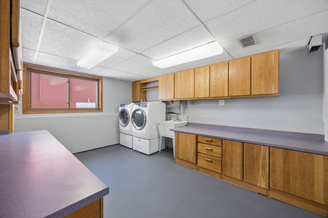 625 Mcfaddens Trail, Eagan, MN 55123