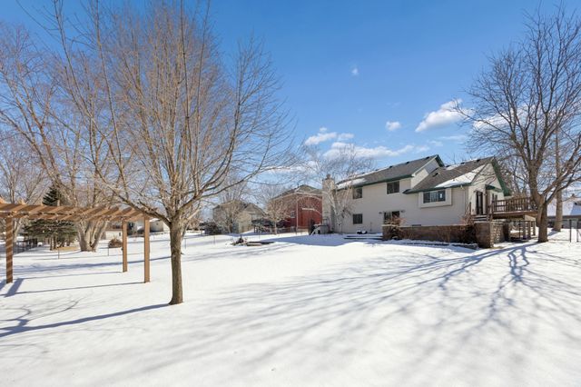 625 Mcfaddens Trail, Eagan, MN 55123