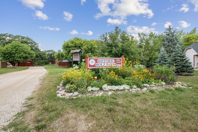 625 Mcfaddens Trail, Eagan, MN 55123