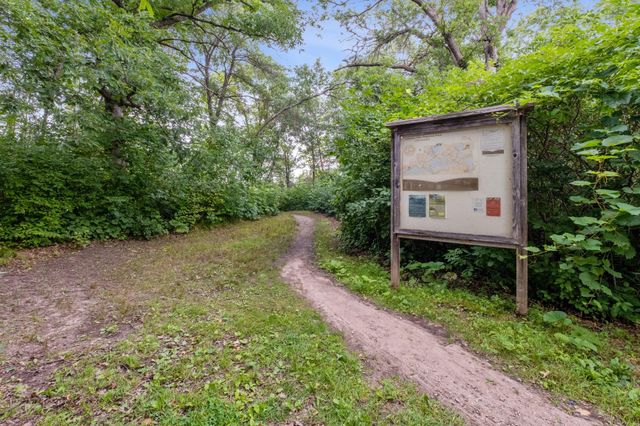 625 Mcfaddens Trail, Eagan, MN 55123