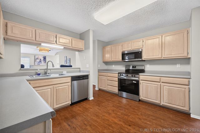 8323 E 81st Place, Tulsa, OK 74133