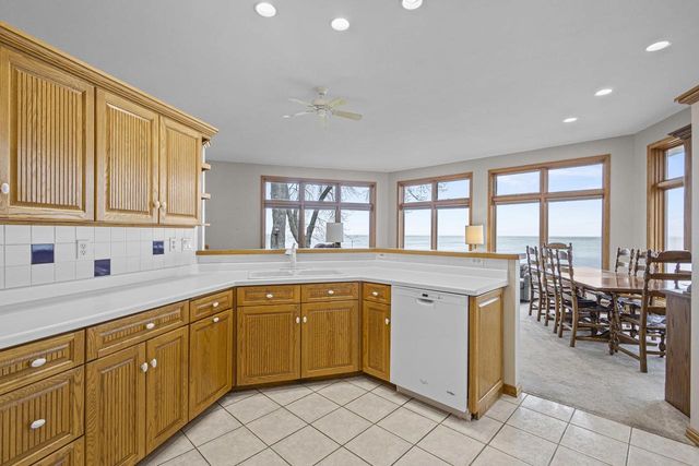 6051 SUNSET SHORES ROAD, Luxemburg, WI 54217