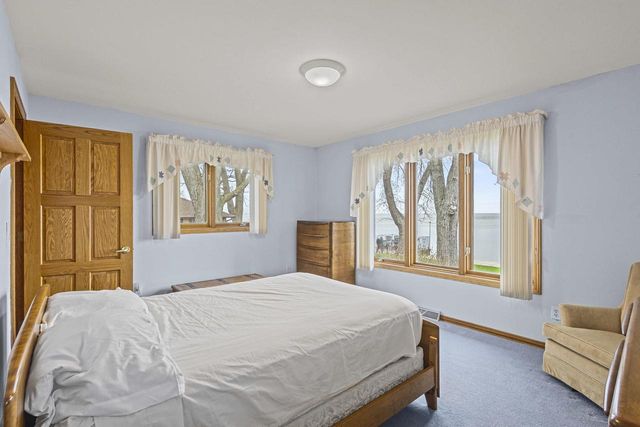 6051 SUNSET SHORES ROAD, Luxemburg, WI 54217