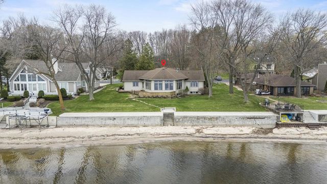 6051 SUNSET SHORES ROAD, Luxemburg, WI 54217
