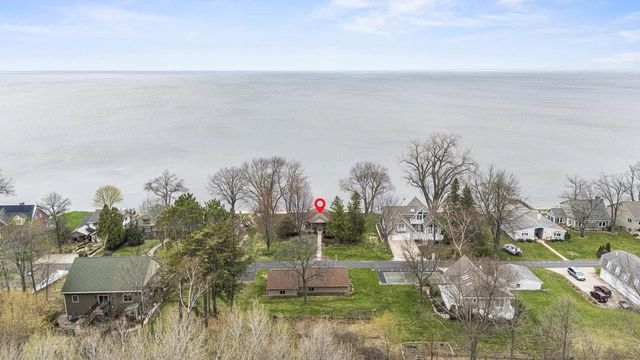6051 SUNSET SHORES ROAD, Luxemburg, WI 54217