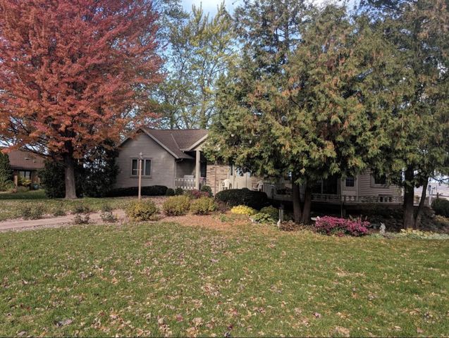 6051 SUNSET SHORES ROAD, Luxemburg, WI 54217