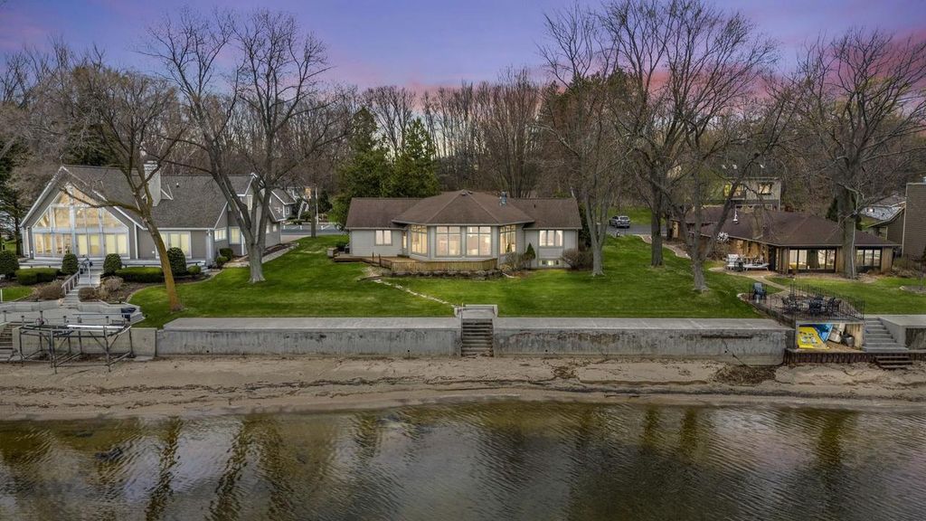 6051 SUNSET SHORES ROAD, Luxemburg, WI 54217