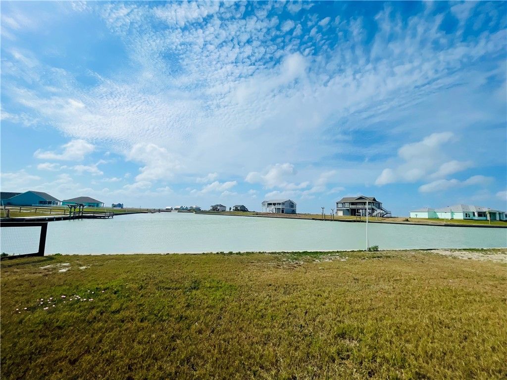 6 Westpointe Dr, Rockport, TX 78382 — exterior