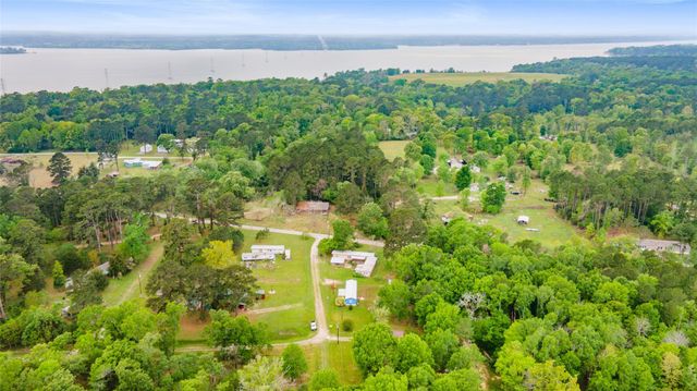 370 Lakeside Circle, Trinity, TX 75862