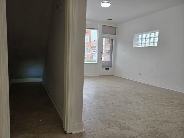 6021 W Addison Street, Chicago, IL 60634
