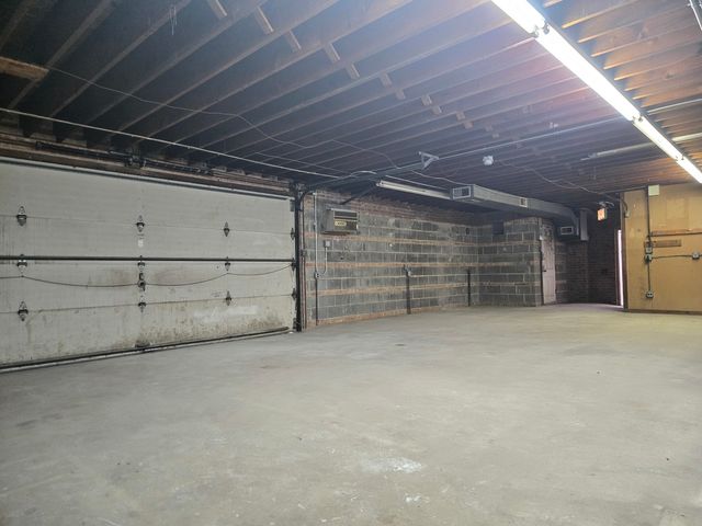 6021 W Addison Street, Chicago, IL 60634