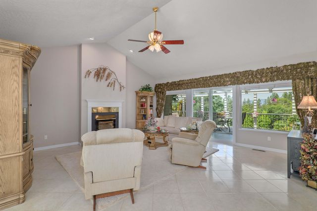 701 Serenity Lane, Grants Pass, OR 97526