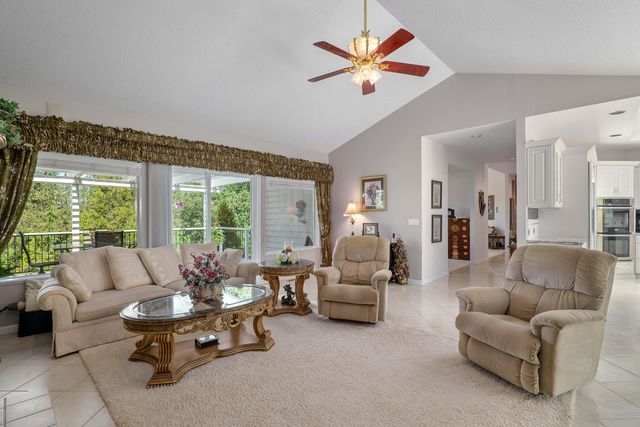 701 Serenity Lane, Grants Pass, OR 97526