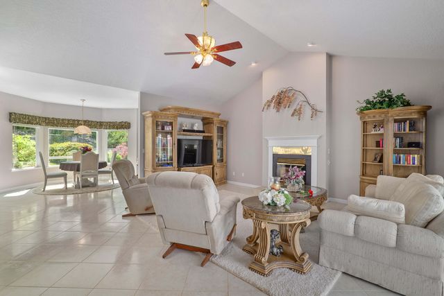 701 Serenity Lane, Grants Pass, OR 97526