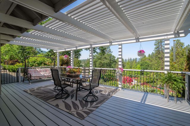 701 Serenity Lane, Grants Pass, OR 97526