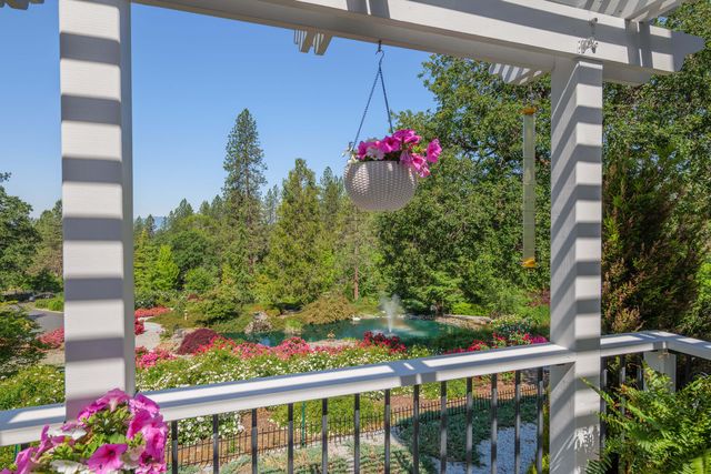 701 Serenity Lane, Grants Pass, OR 97526