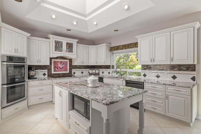 701 Serenity Lane, Grants Pass, OR 97526