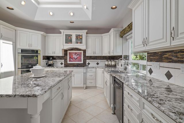 701 Serenity Lane, Grants Pass, OR 97526