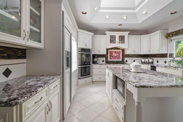 701 Serenity Lane, Grants Pass, OR 97526