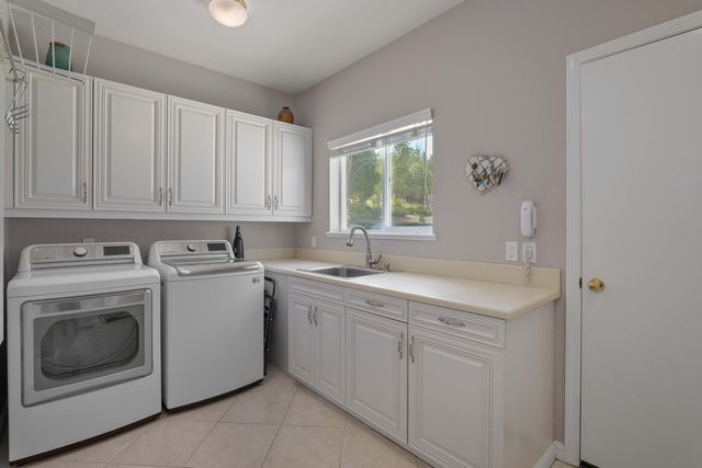 701 Serenity Lane, Grants Pass, OR 97526