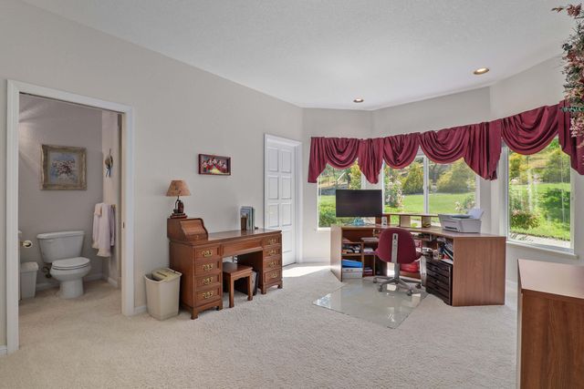 701 Serenity Lane, Grants Pass, OR 97526