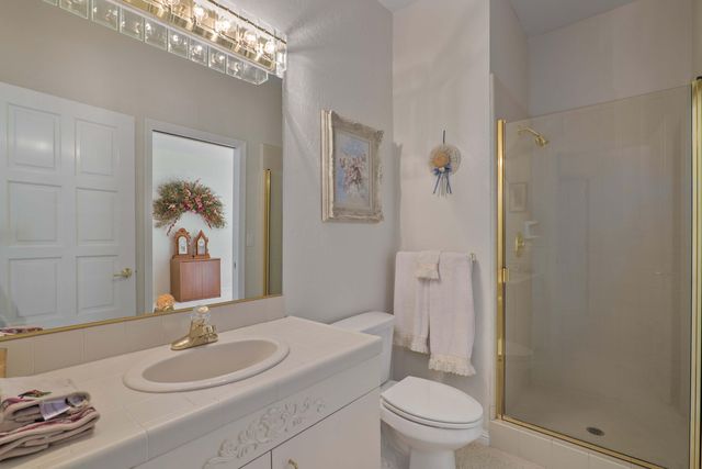 701 Serenity Lane, Grants Pass, OR 97526