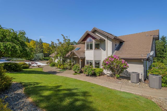 701 Serenity Lane, Grants Pass, OR 97526