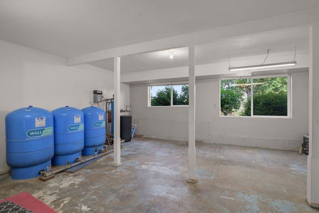 701 Serenity Lane, Grants Pass, OR 97526