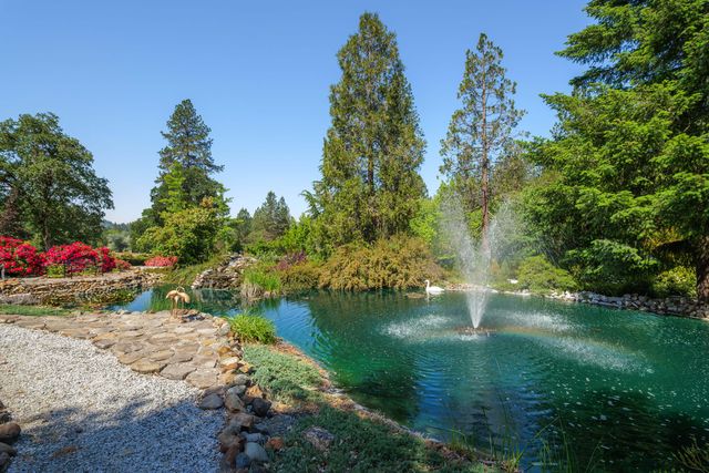 701 Serenity Lane, Grants Pass, OR 97526