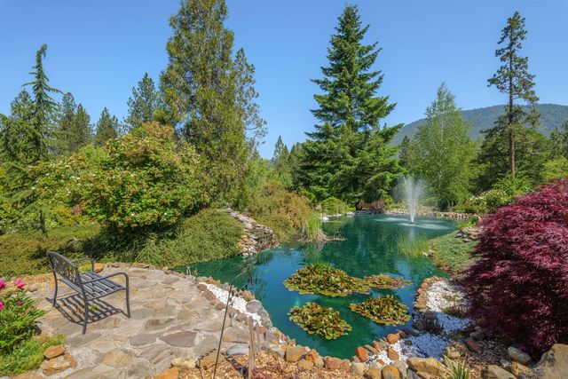 701 Serenity Lane, Grants Pass, OR 97526