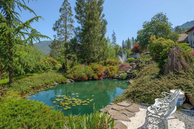 701 Serenity Lane, Grants Pass, OR 97526
