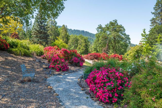 701 Serenity Lane, Grants Pass, OR 97526