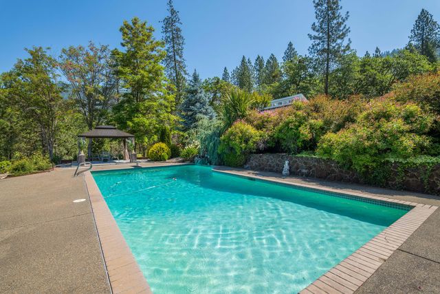 701 Serenity Lane, Grants Pass, OR 97526