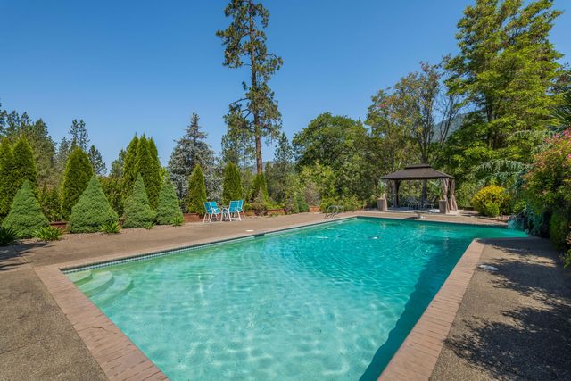 701 Serenity Lane, Grants Pass, OR 97526