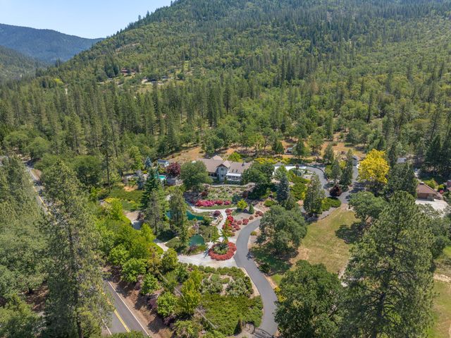 701 Serenity Lane, Grants Pass, OR 97526