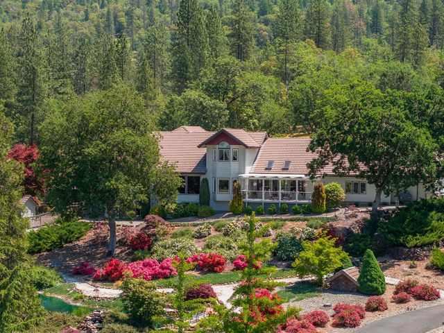 701 Serenity Lane, Grants Pass, OR 97526