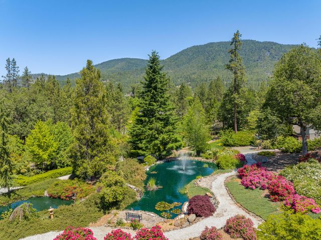 701 Serenity Lane, Grants Pass, OR 97526