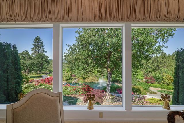 701 Serenity Lane, Grants Pass, OR 97526