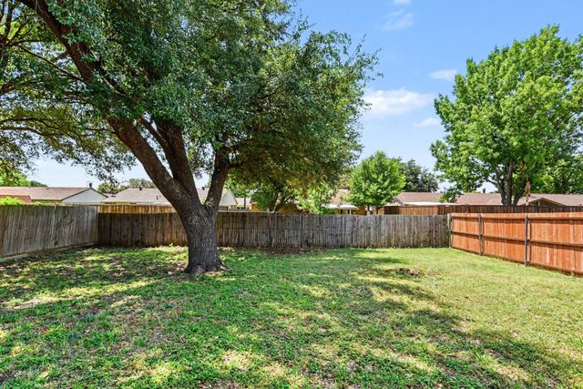 224 Rockcrest Drive, Mesquite, TX 75150