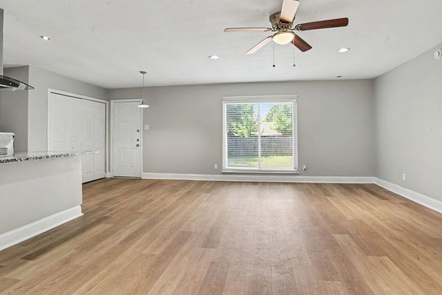 224 Rockcrest Drive, Mesquite, TX 75150