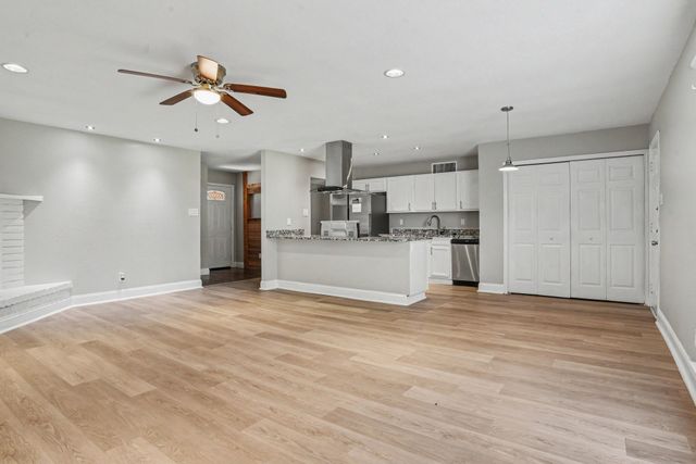 224 Rockcrest Drive, Mesquite, TX 75150