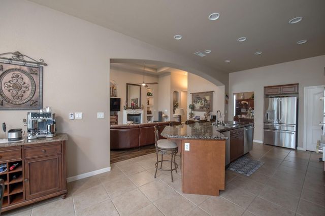 1890 N Hornet Avenue, Clovis, CA 93619